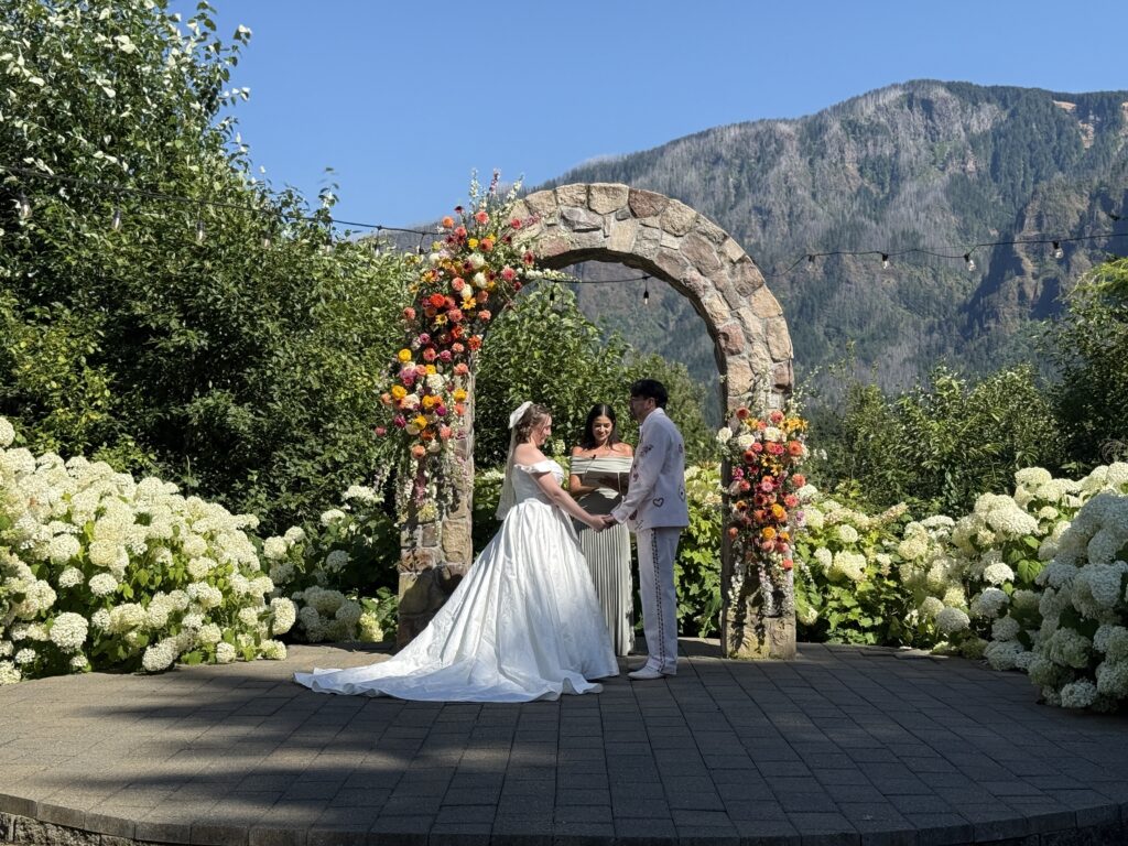 Cape Horn Estate & Its Giant Arch – Wedding planner eventcracker