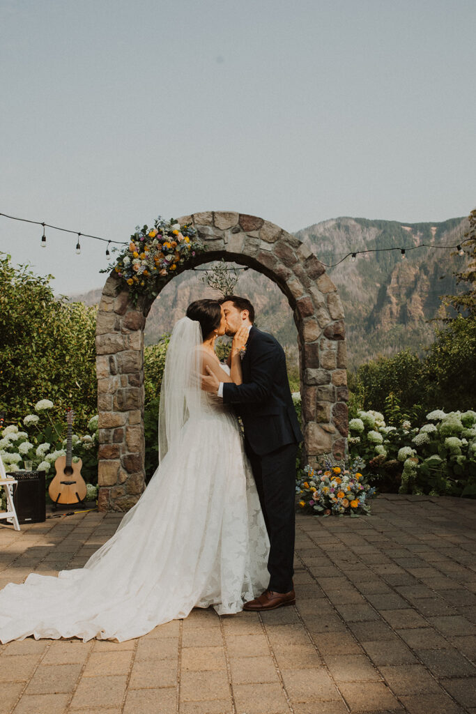 Cape Horn Estate & Its Giant Arch – Wedding planner eventcracker