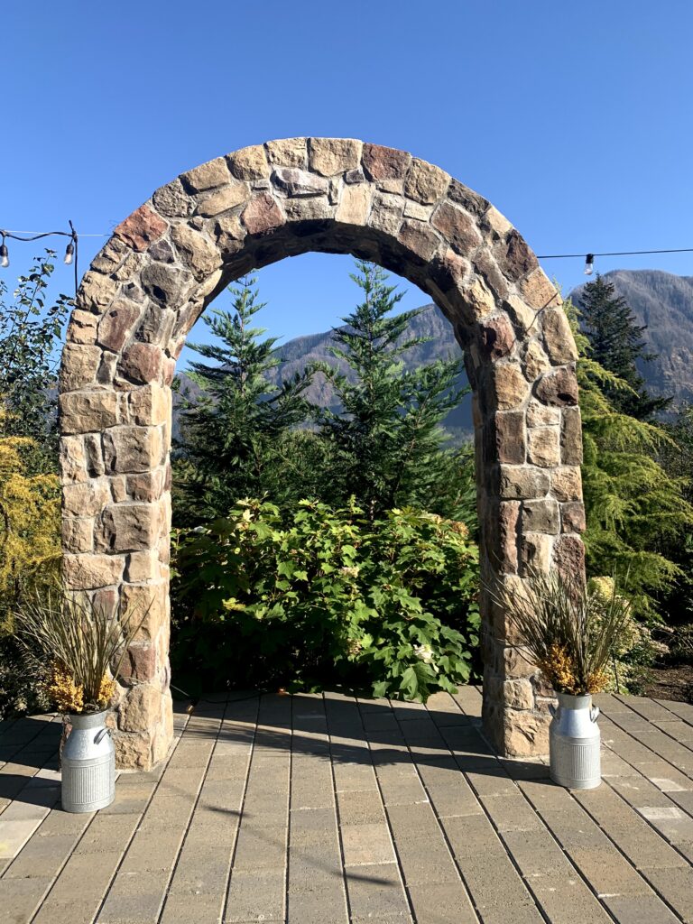 Cape Horn Estate & Its Giant Arch – Wedding planner eventcracker