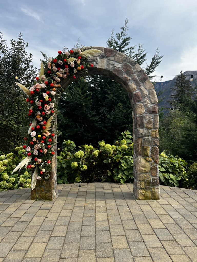 Cape Horn Estate & Its Giant Arch – Wedding planner eventcracker