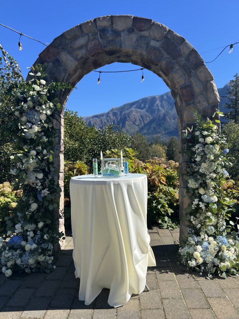 Cape Horn Estate & Its Giant Arch – Wedding planner eventcracker